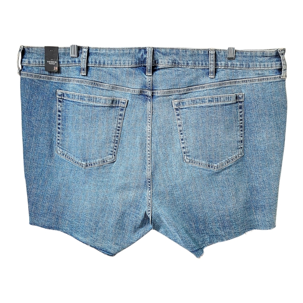 TORRID Plus Size Perfect 5" Vintage Stretch Boyfriend Classic Mid-Rise Short - Picture 10 of 15
